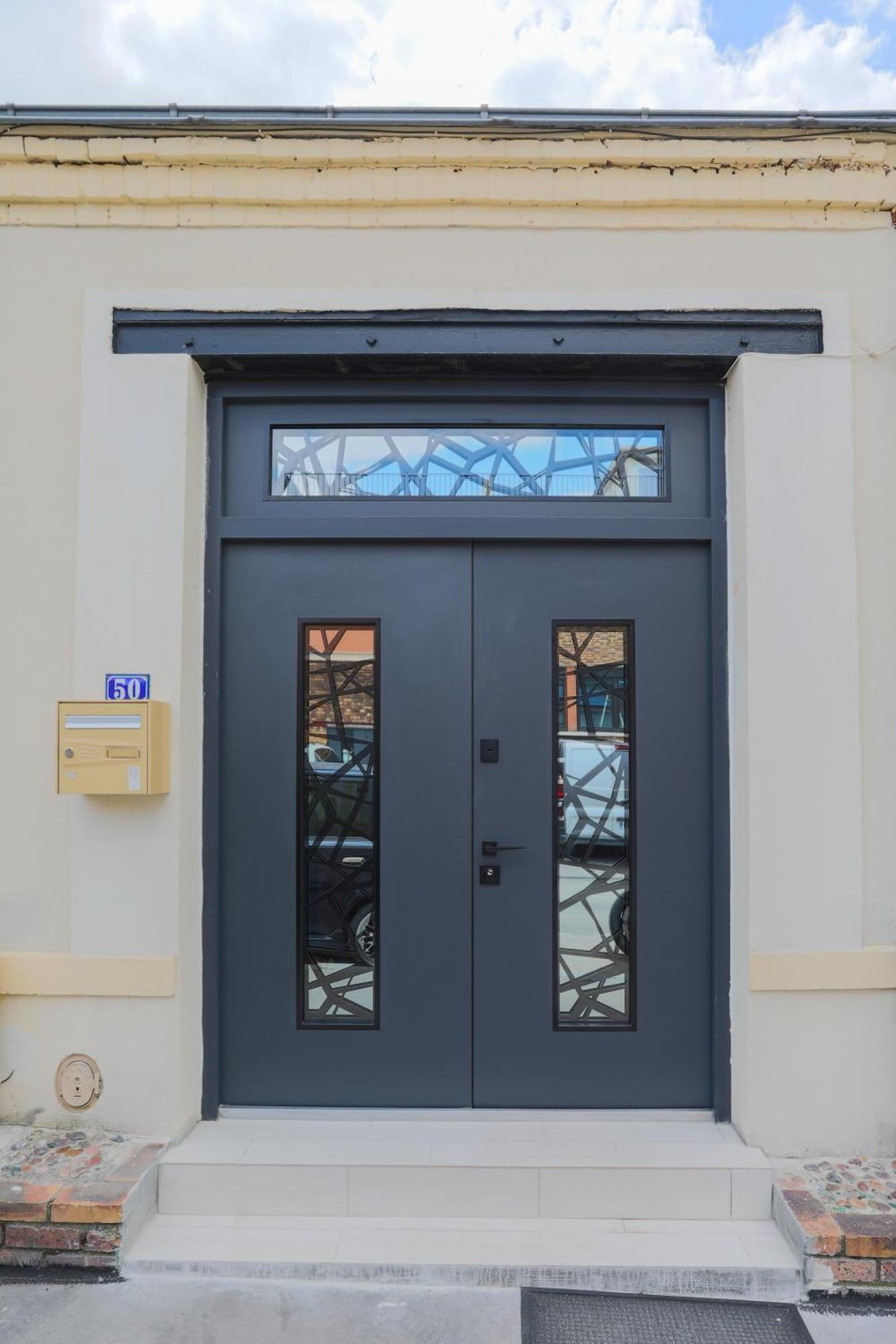 Paris East Side Lodge Pantin Exterior foto